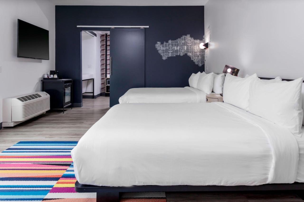 Aloft Savannah Airport Пуулър Екстериор снимка